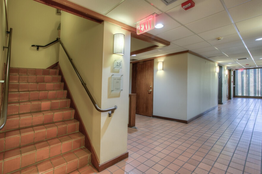 More Photos Of 7910 SW 57th Ave, South Miami Office Residential For Lease