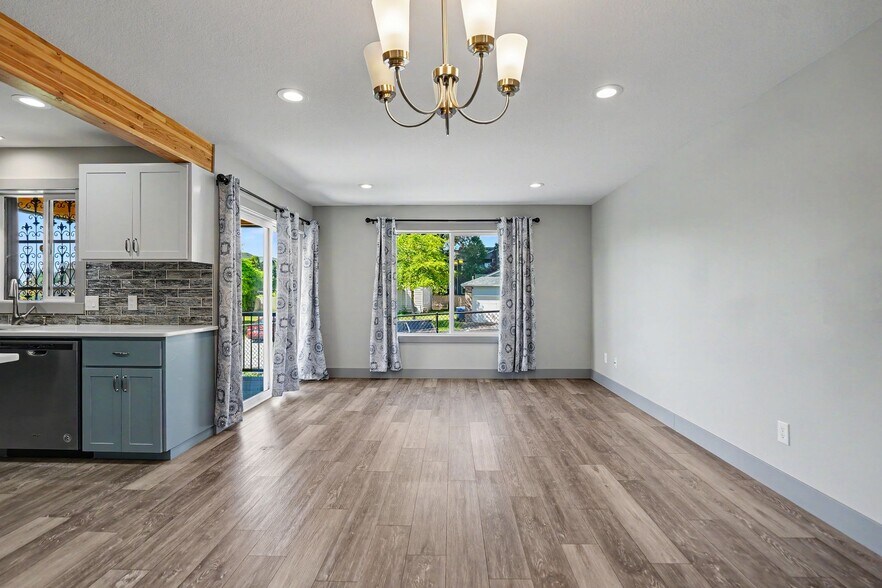 More Photos Of 1364 Northern Heights Loop, Keizer Multifamily For Sale