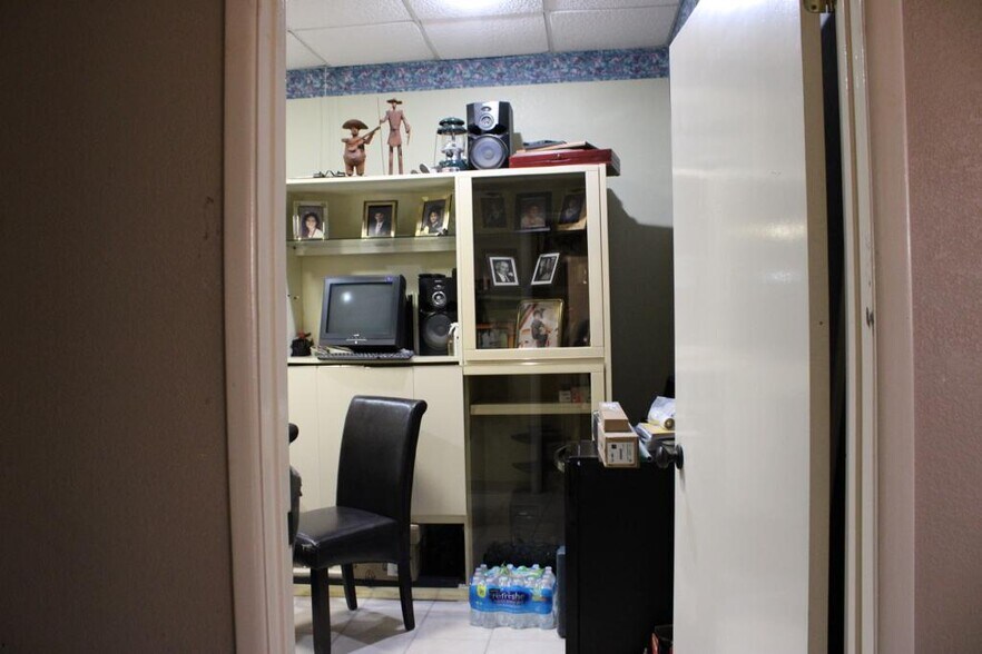 More Photos Of 11020 Argal Ct, El Paso Warehouse For Sale