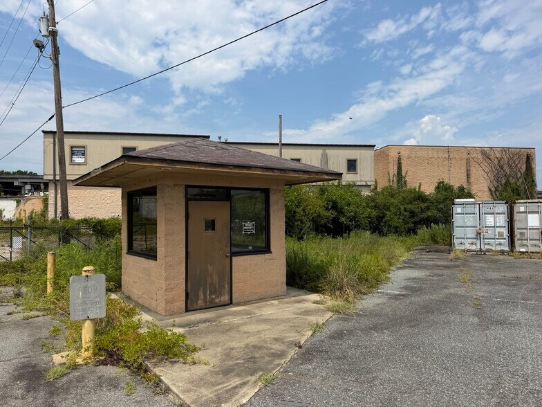 More Photos Of 2125 7th St, Macon-Bibb Warehouse For Sale