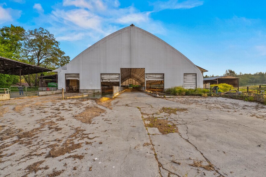 More Photos Of 6531 Lower River Rd, Grants Pass Specialty For Sale