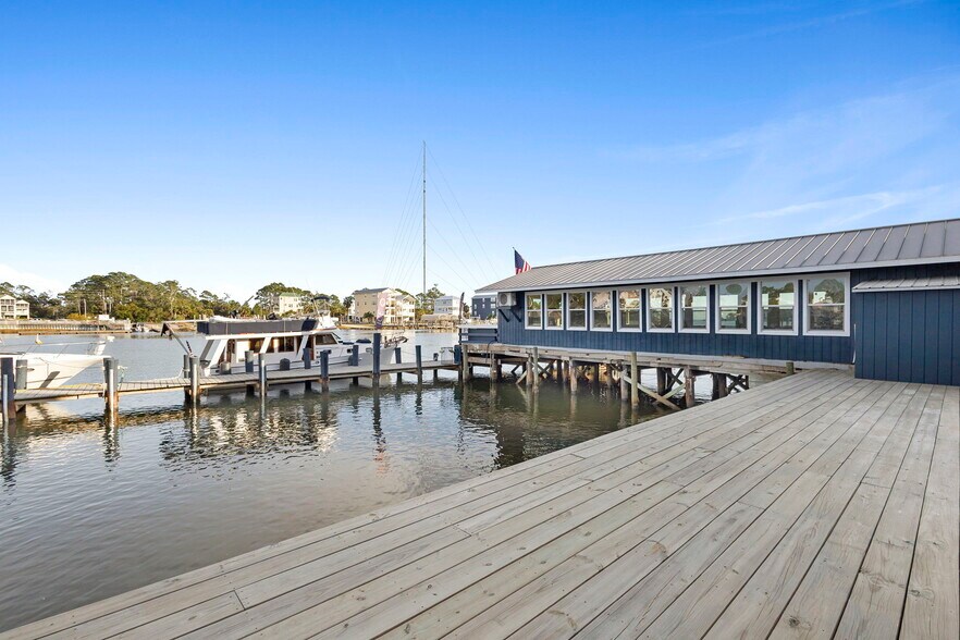 More Photos Of 275 Timber Island Rd, Carrabelle Restaurant For Sale