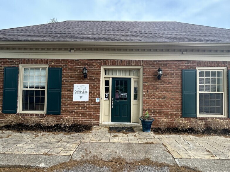 More Photos Of 614 Wooster Pike, Terrace Park Storefront Retail Office For Lease