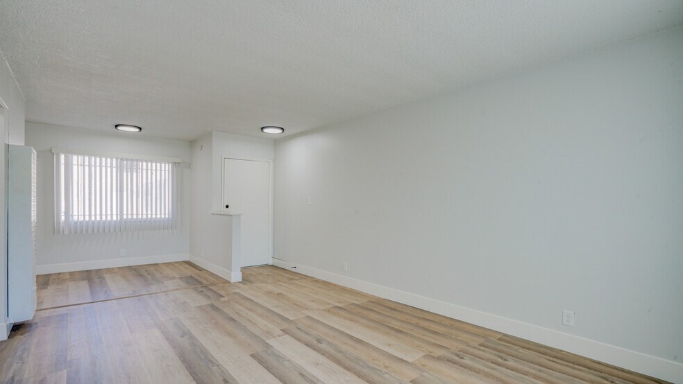 More Photos Of 8419-8425 S Western Ave, Los Angeles Apartments For Sale