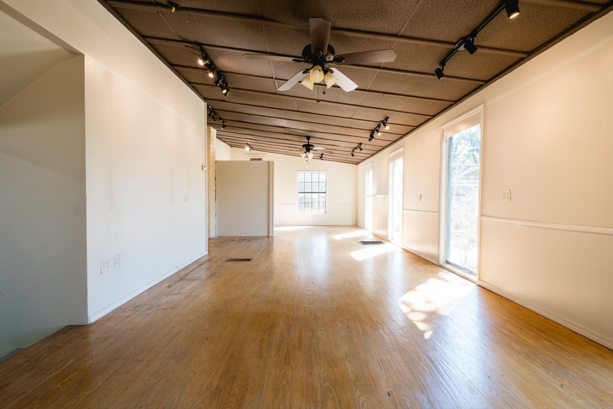 More Photos Of 2017 Kavanaugh Rd, Little Rock Freestanding For Lease