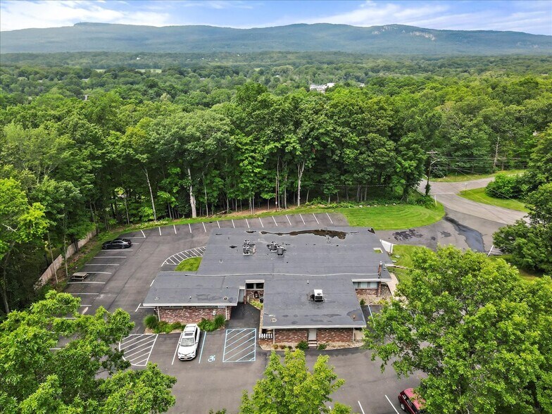 More Photos Of 40 Sunset Ridge Rd, New Paltz Medical For Sale