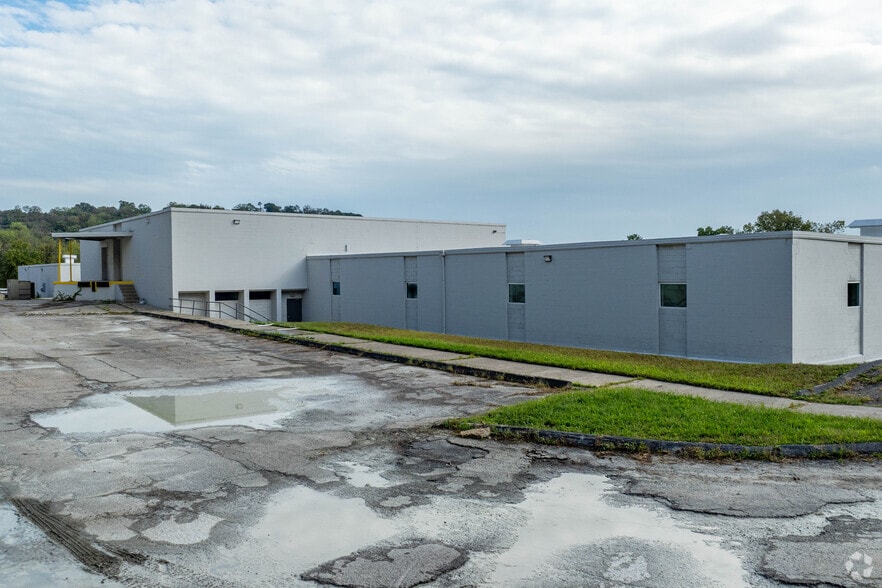 More Photos Of 2181 Grand Ave, Cincinnati Manufacturing For Lease