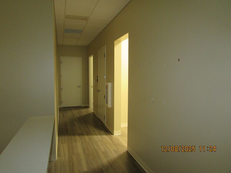 More Photos Of 19970-19976 S Tamiami Trl, Estero Unknown For Lease