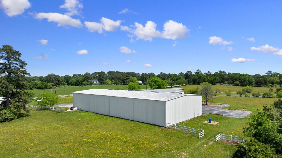 More Photos Of 26069 Springer Cemetary Rd, Hockley Flex For Sale