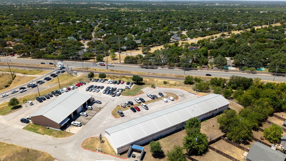 More Photos Of 2255 CR 172, Round Rock Light Manufacturing For Sale