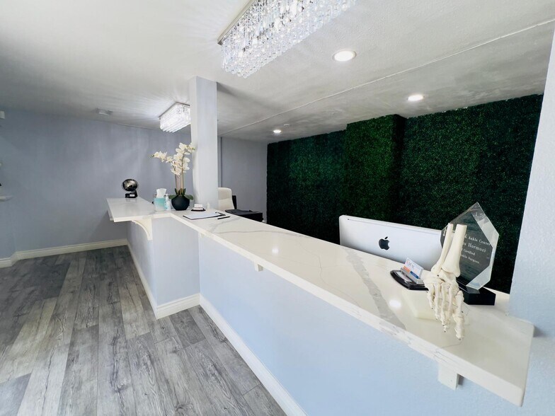 More Photos Of 867 W Lancaster Blvd, Lancaster Medical For Lease