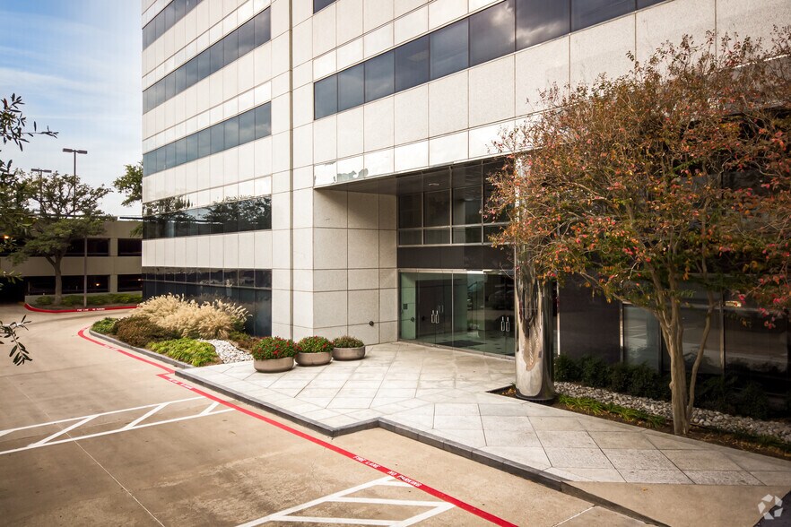 More Photos Of 14881 Quorum Dr, Dallas Office For Lease