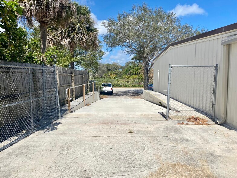 More Photos Of 2800 US Highway 1, Vero Beach Industrial For Lease
