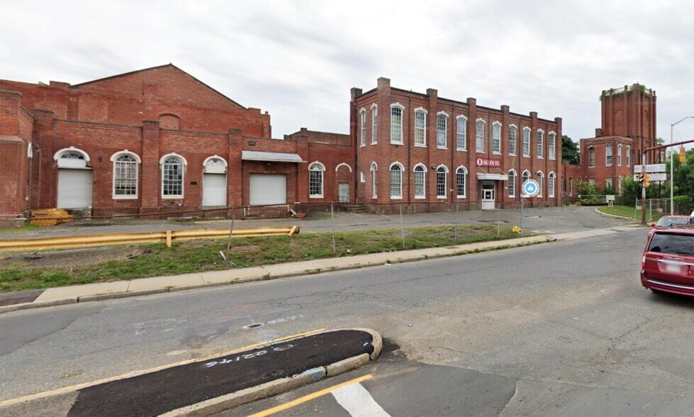More Photos Of 1 Allen St, Springfield Manufacturing For Lease