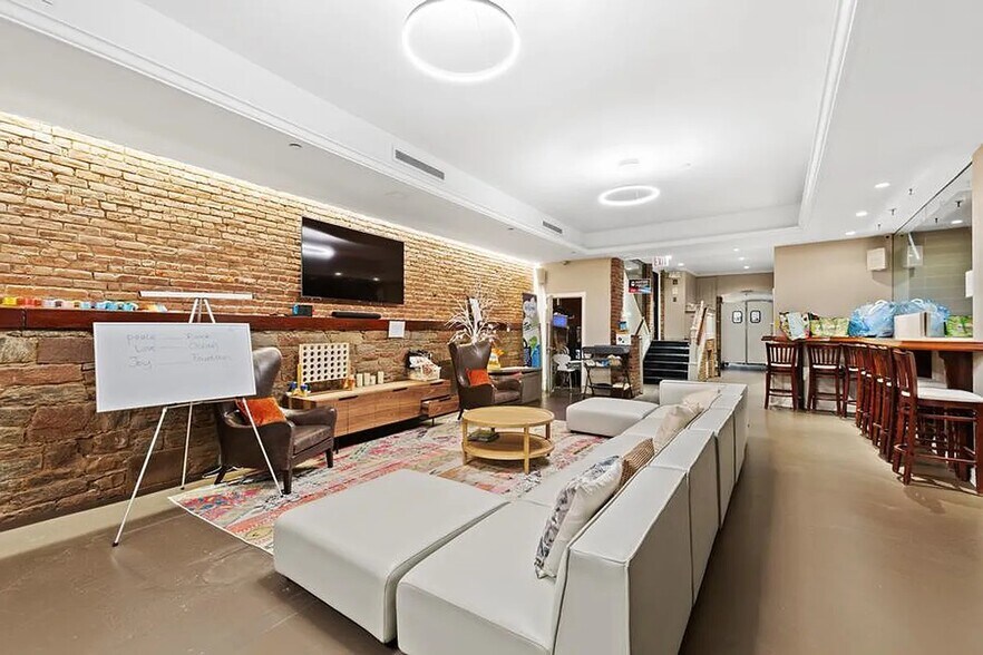 More Photos Of 75 Murray St, New York Office Residential For Sale