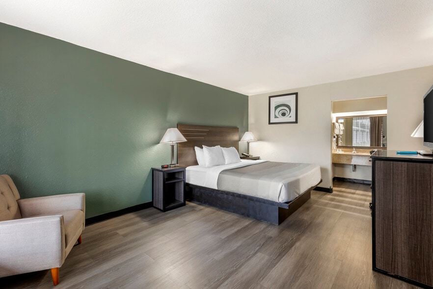 More Photos Of 8929 Old Number Six Hwy, Santee Hotel For Sale