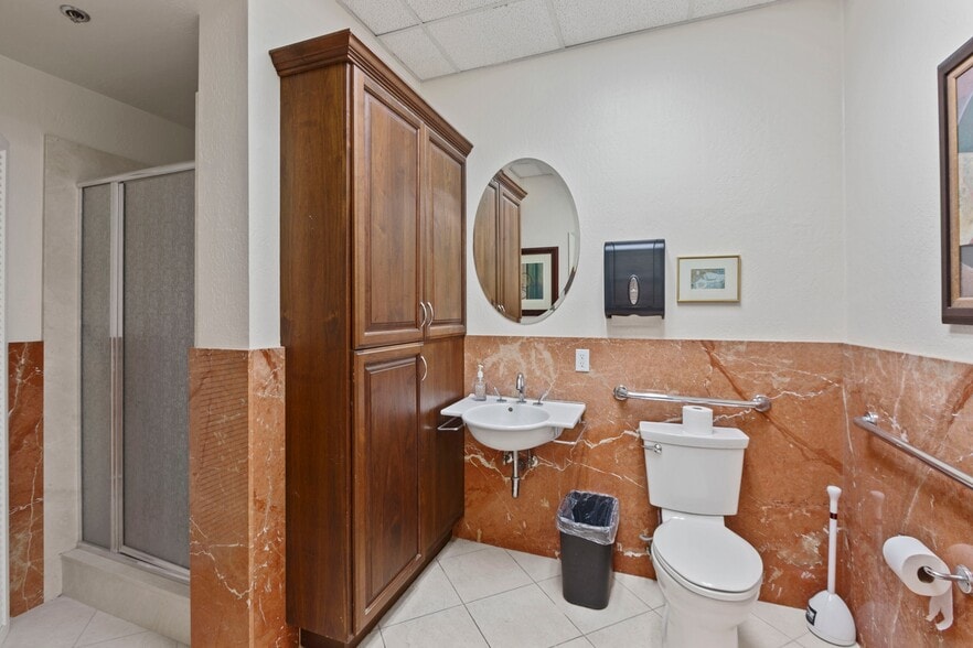 More Photos Of 2401-2417 Park Blvd, Palo Alto Office For Sale