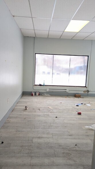 More Photos Of 109 Lotherton Ptway, Toronto Storefront Retail Residential For Lease