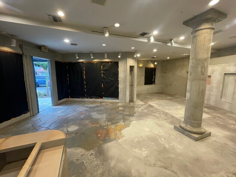 More Photos Of 3519 E Coast Hwy, Corona Del Mar Storefront For Lease