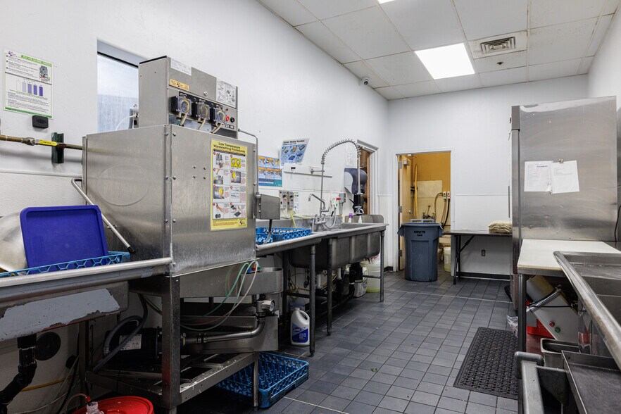 More Photos Of 7196 S Highway 92, Hereford Restaurant For Sale