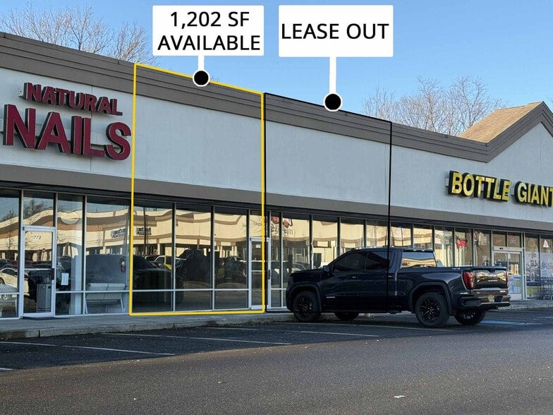 More Photos Of 789 Saint George Ave, Woodbridge Freestanding For Lease