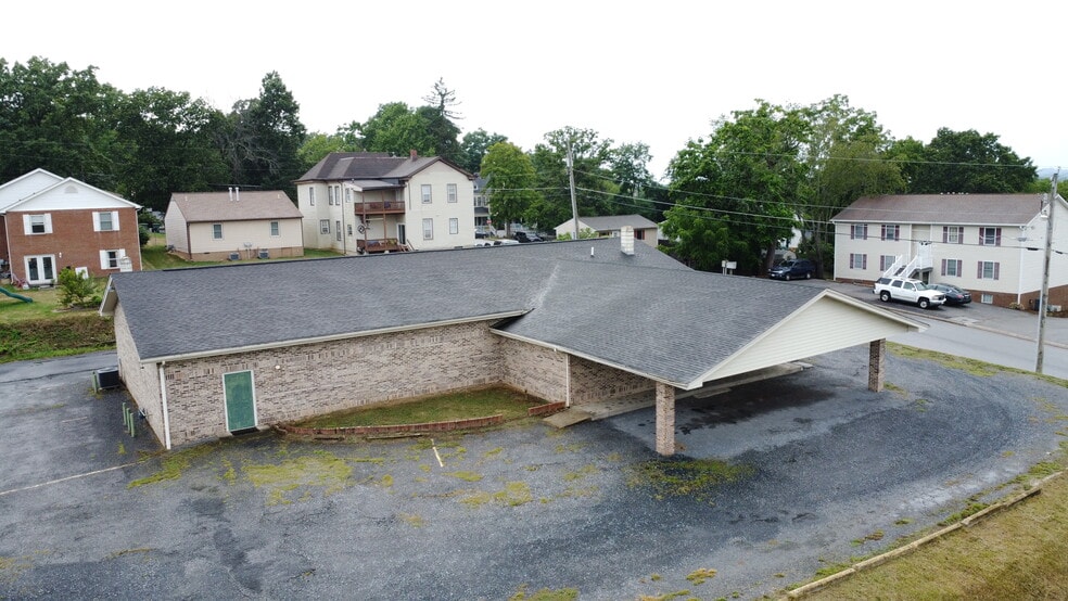 More Photos Of 1312 C St, Waynesboro Religious Facility For Sale
