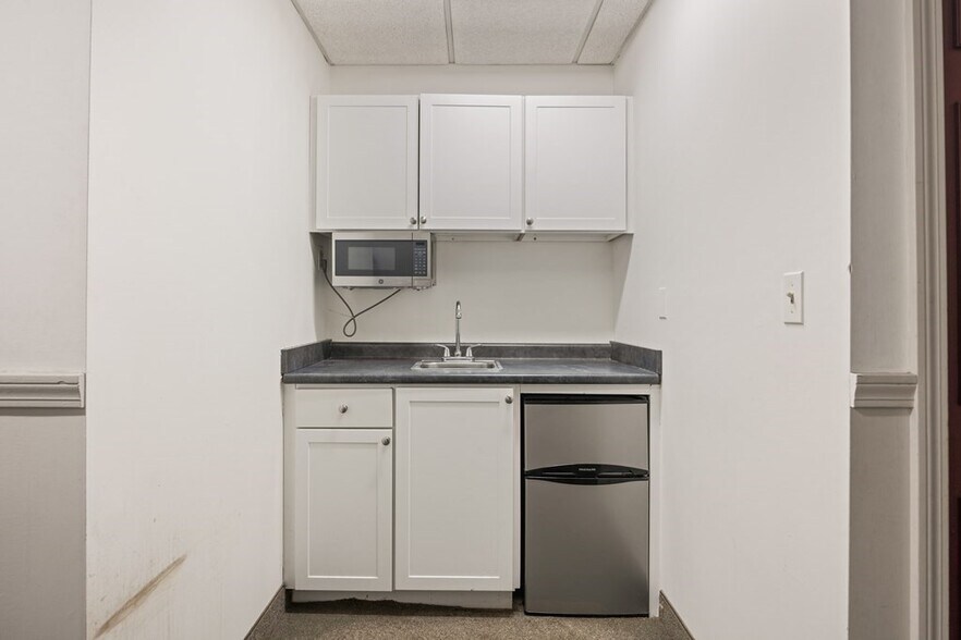 More Photos Of 9 Meriam St, Lexington Loft Creative Space For Sale