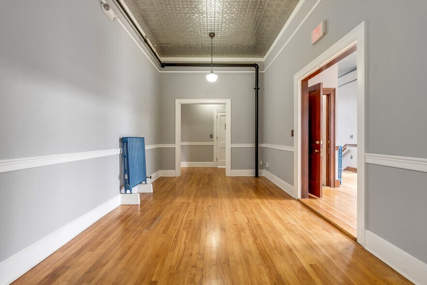 More Photos Of 192 Main St, Ellsworth Storefront For Sale