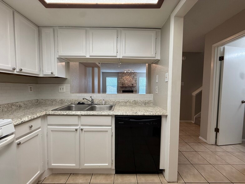 More Photos Of 12307 Deer Falls Dr, Austin Apartments For Sale
