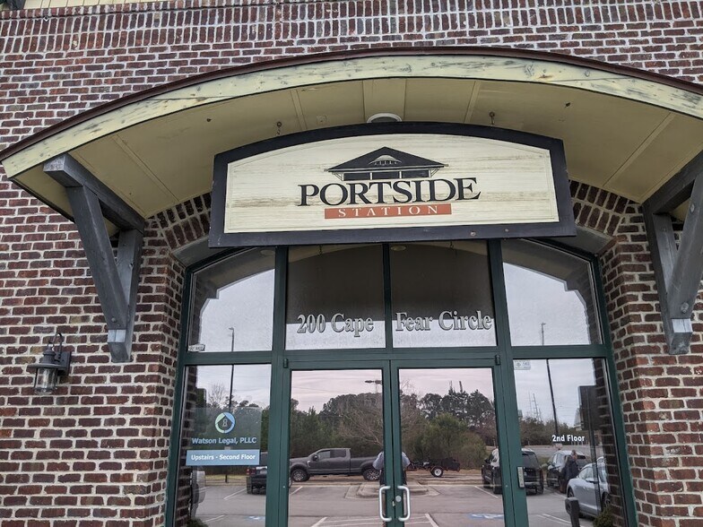 More Photos Of 200 Cape Fear Cir, Sneads Ferry Office For Lease