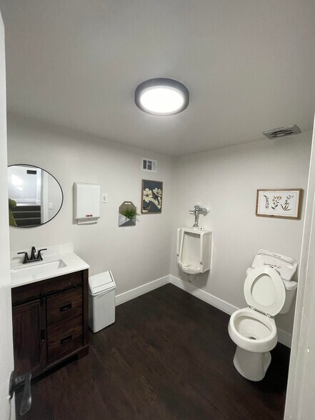 More Photos Of 105 Mount Rose St, Reno General Retail For Sale