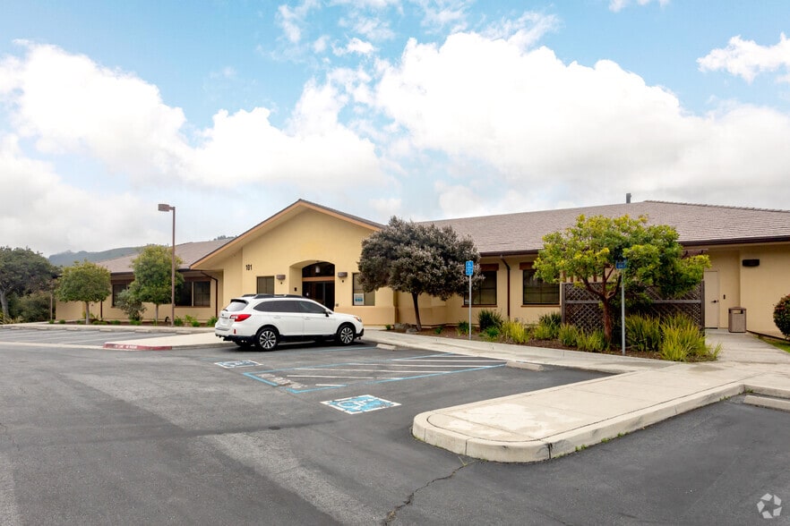 More Photos Of 101 Wilson Rd, Monterey Medical For Lease