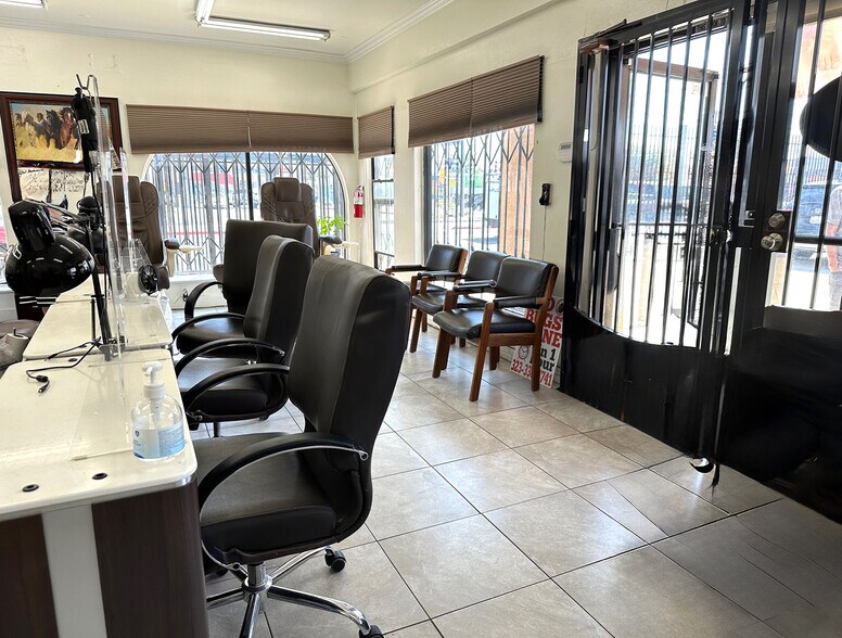 More Photos Of 4376 S Western Ave, Los Angeles Storefront Retail Office For Lease