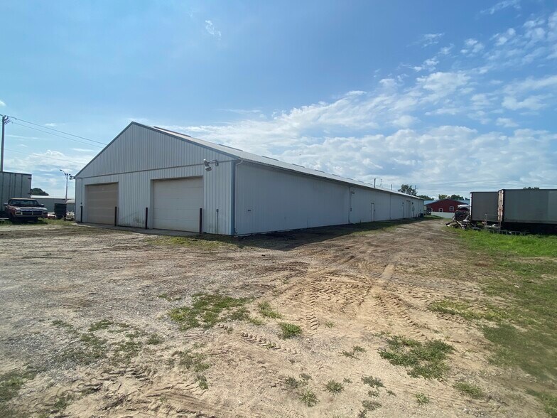 More Photos Of 1550 Wentzel St, Rochester Manufacturing For Sale