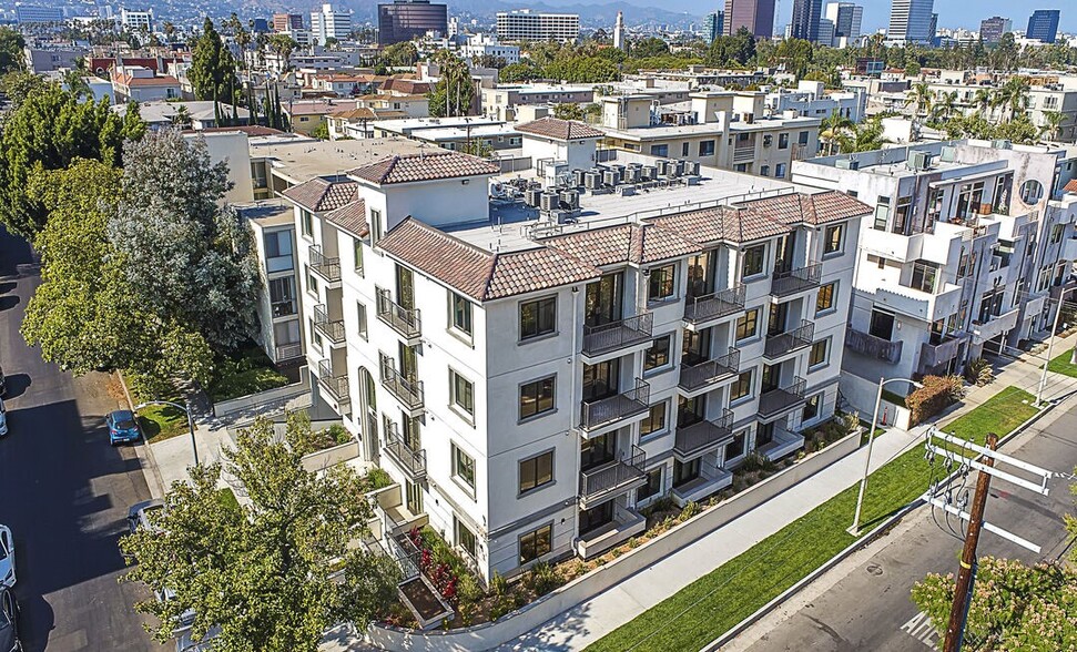 More Photos Of 1070 S Bedford St, Los Angeles Multifamily For Sale