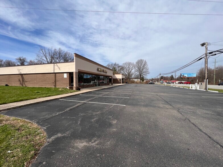 More Photos Of 917-925 Ohio Pike, Cincinnati General Retail For Lease