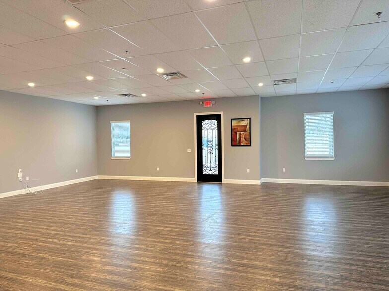 More Photos Of 255 W Lebanon, Frisco Medical For Lease