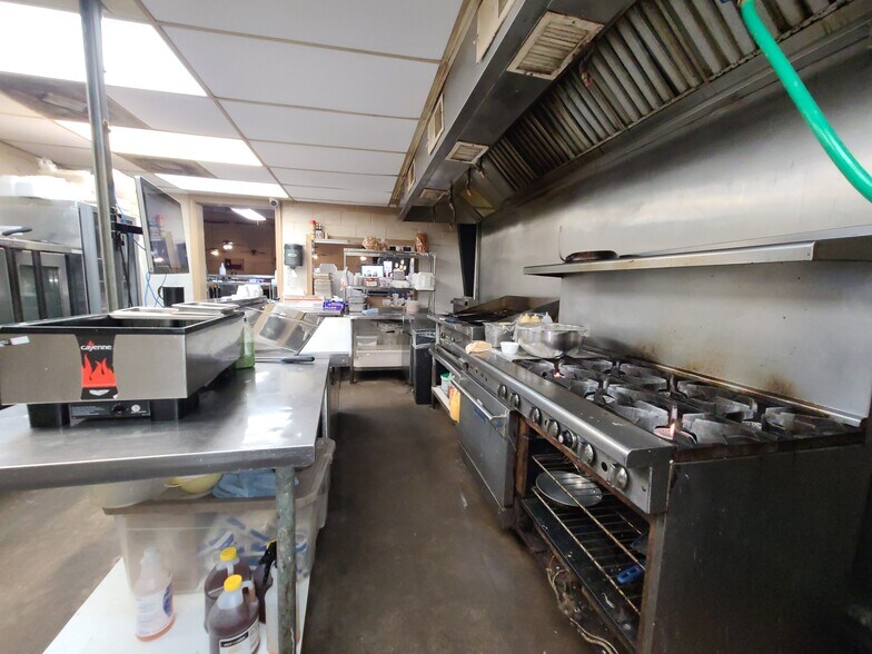 More Photos Of 2216 Gulf Fwy, La Marque Restaurant For Sale