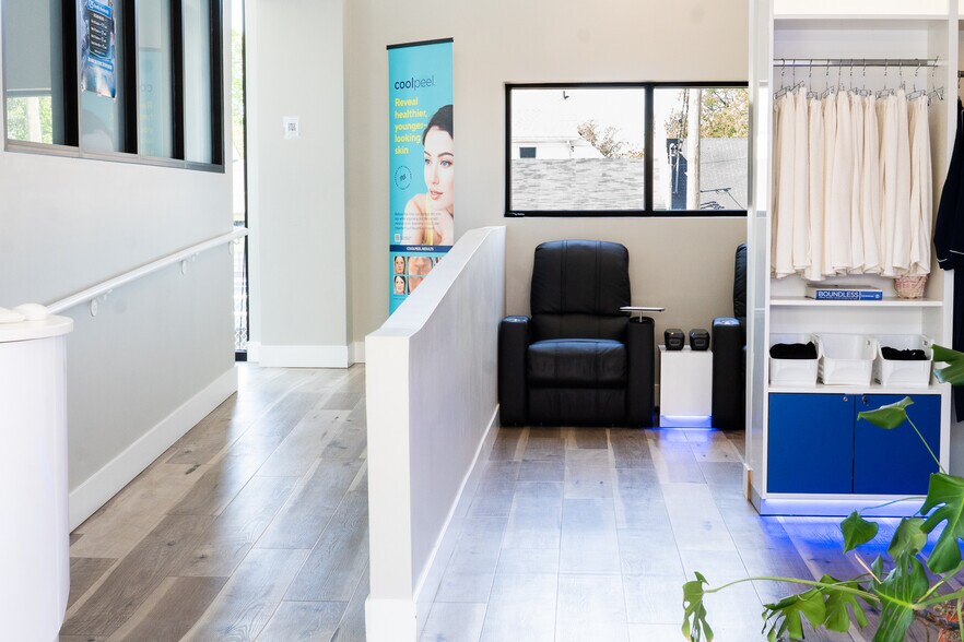 More Photos Of 3673 Paxton Ave, Cincinnati General Retail For Sale