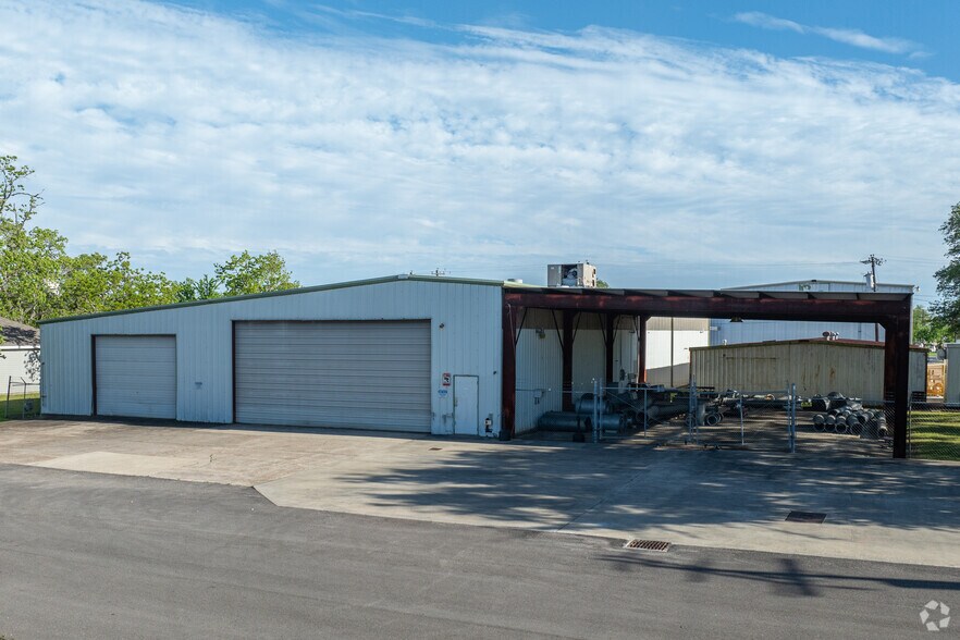 More Photos Of 4725 Lawndale St, La Marque Light Manufacturing For Sale