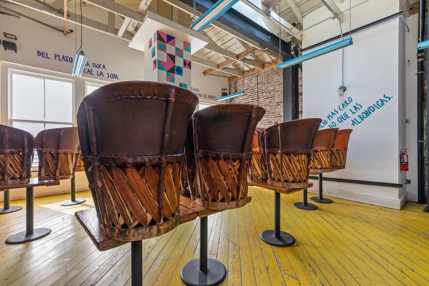 More Photos Of 525-527 Commercial St, San Francisco Restaurant For Lease