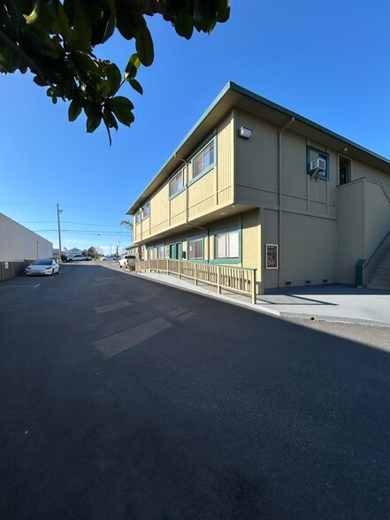 More Photos Of 561-563 Auto Center Dr, Watsonville Loft Creative Space For Lease