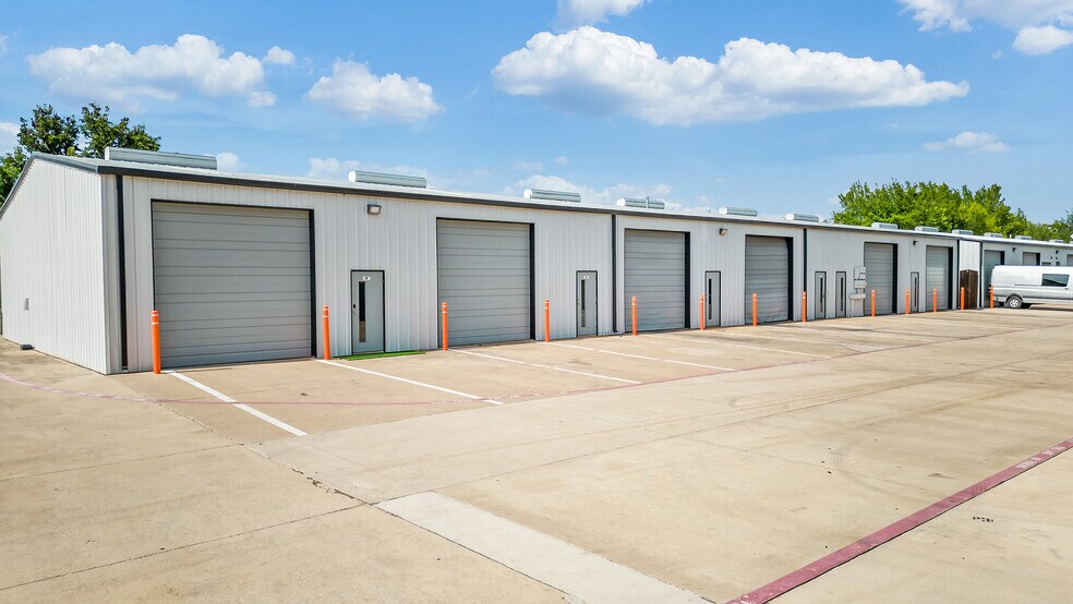 More Photos Of 8801 Davis Blvd, Keller Flex For Sale