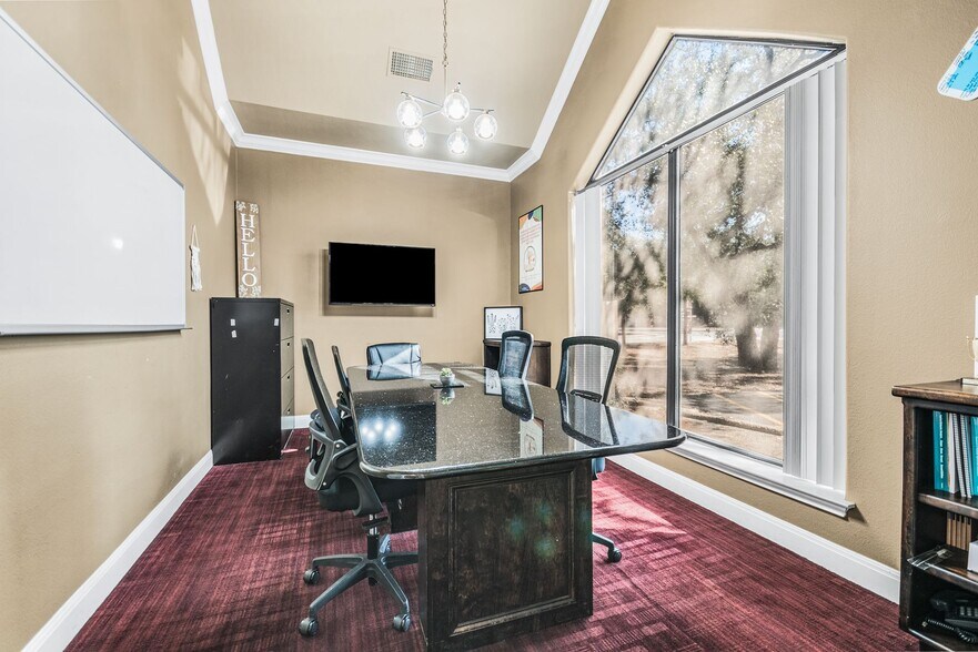 More Photos Of 14235 Blanco Rd, San Antonio Office For Sale
