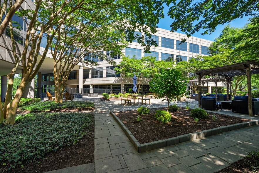 More Photos Of 3975 Fair Ridge Dr, Fairfax Office For Sale
