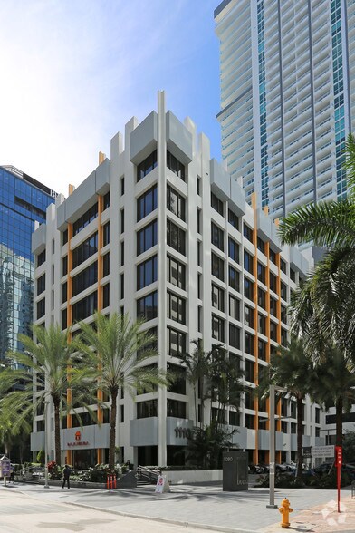More Photos Of 1110 Brickell Ave, Miami Office For Sale