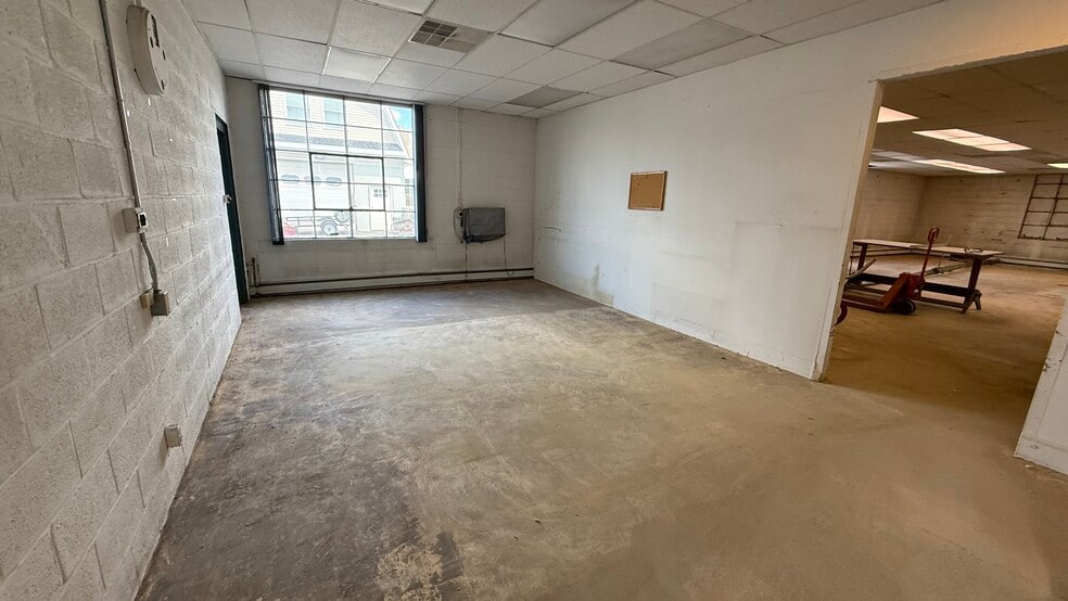 More Photos Of 1350 Balata St, Easton Warehouse For Sale