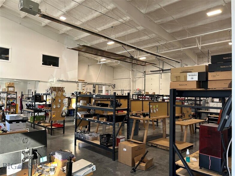 More Photos Of 119 Gold Miner Ln, Belgrade Flex For Lease