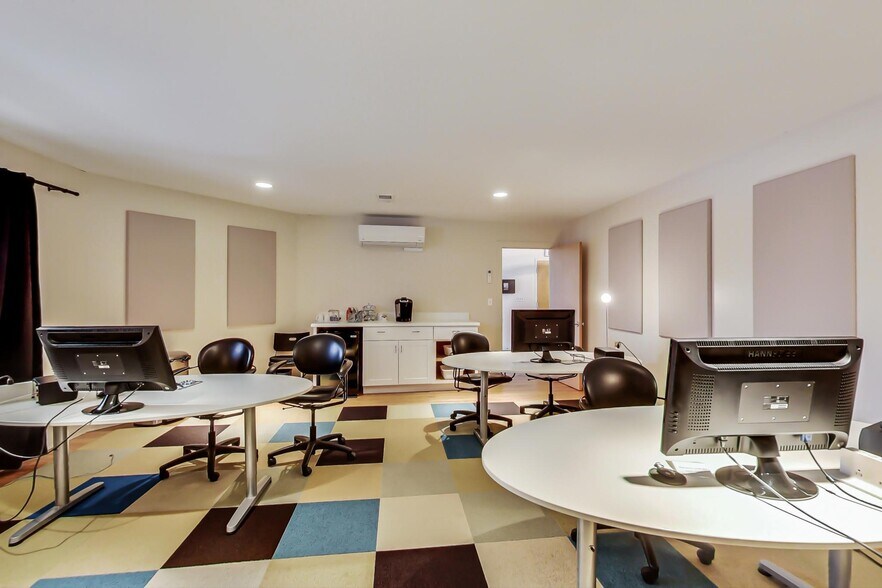 More Photos Of 2822 Central St, Evanston Loft Creative Space For Sale