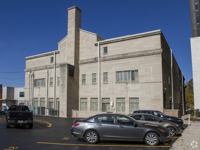 More Photos Of 457 E Broad St, Columbus Storefront Retail Office For Sale